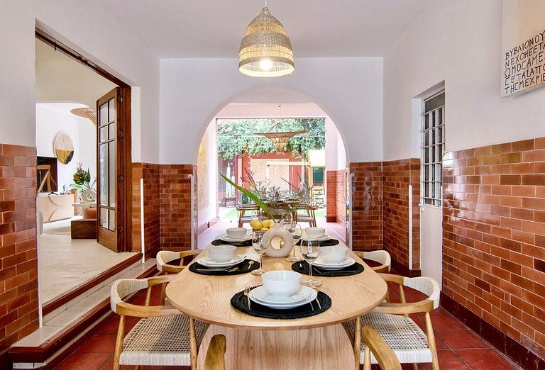 Stunning house steps from Masaryk, Polanco