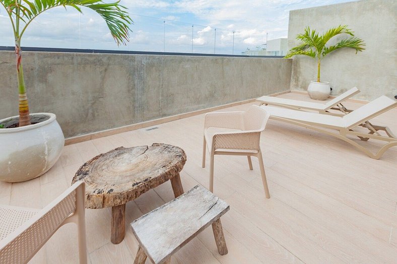 Tuk Tulum Viento 306 · PH with Private Rooftop Pool and Jung